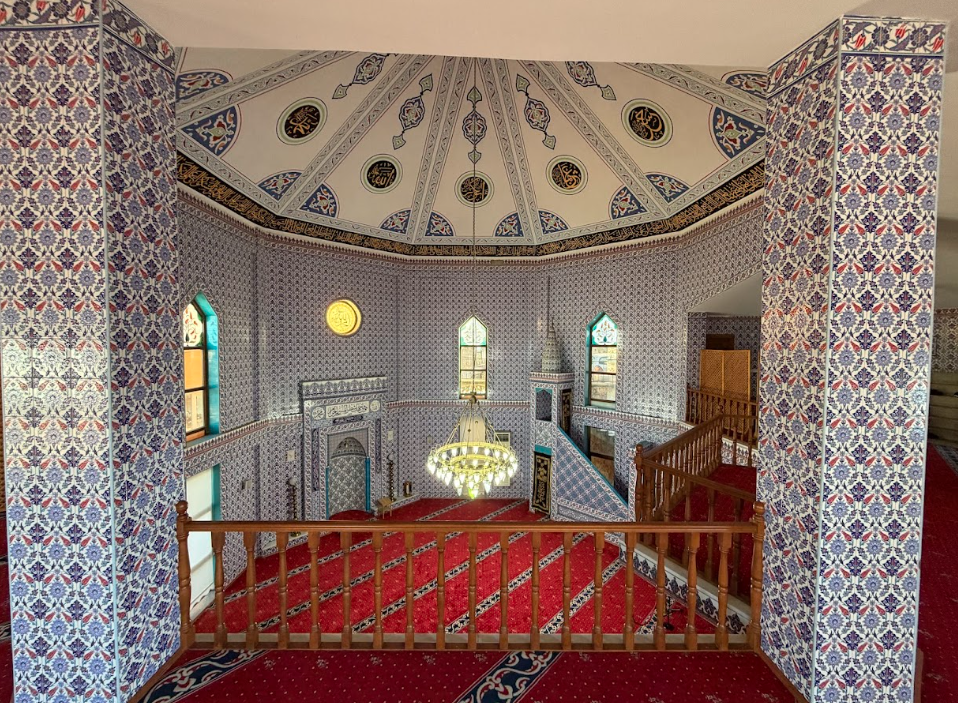 Vahdet Camii